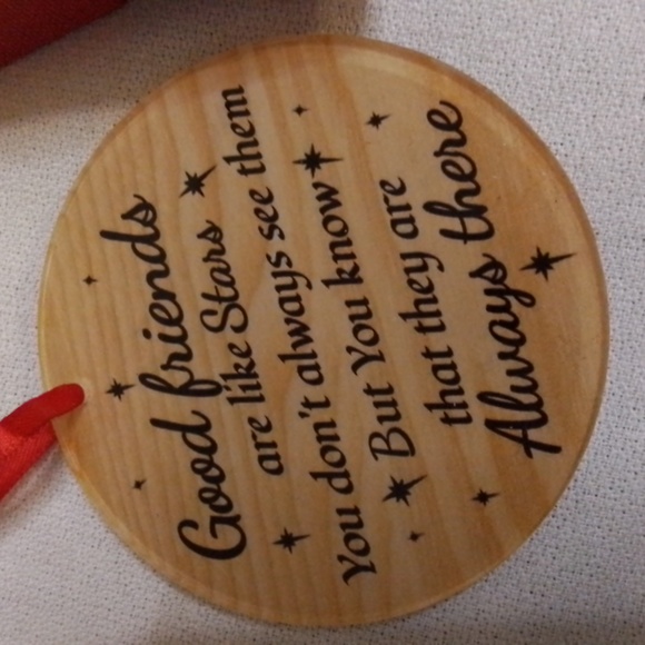 NIB "Good Friends" Acrylic and " Family" Ceramic  Holiday Ornaments Set - Picture 3 of 16